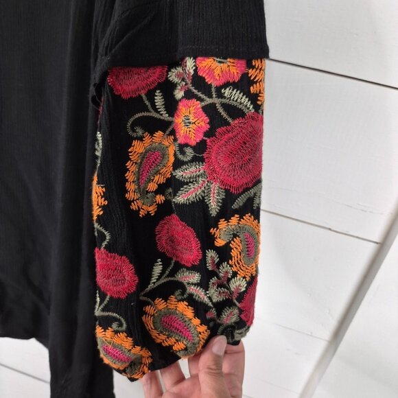 Entro Black Boho Tunic Dress With Embroidered Floral Sleeves Tassel Tie Neckline - Picture 2 of 8